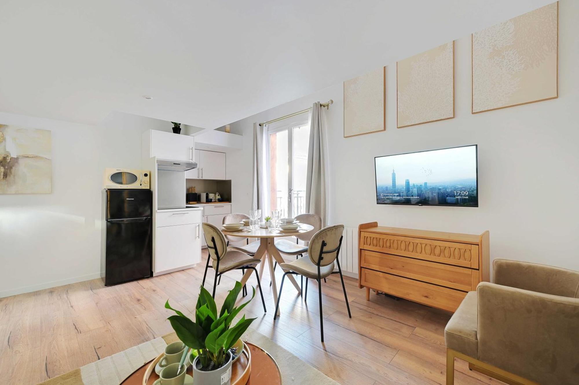 Residence A Proximite De Paris 勒·克里姆林·比塞特 外观 照片